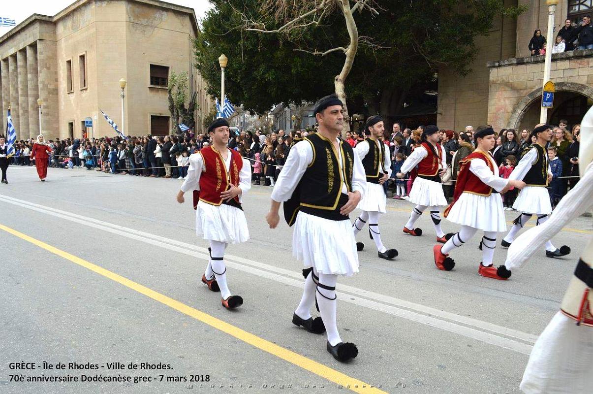 162- Rhodes- Defile Dodecanese grec.JPG